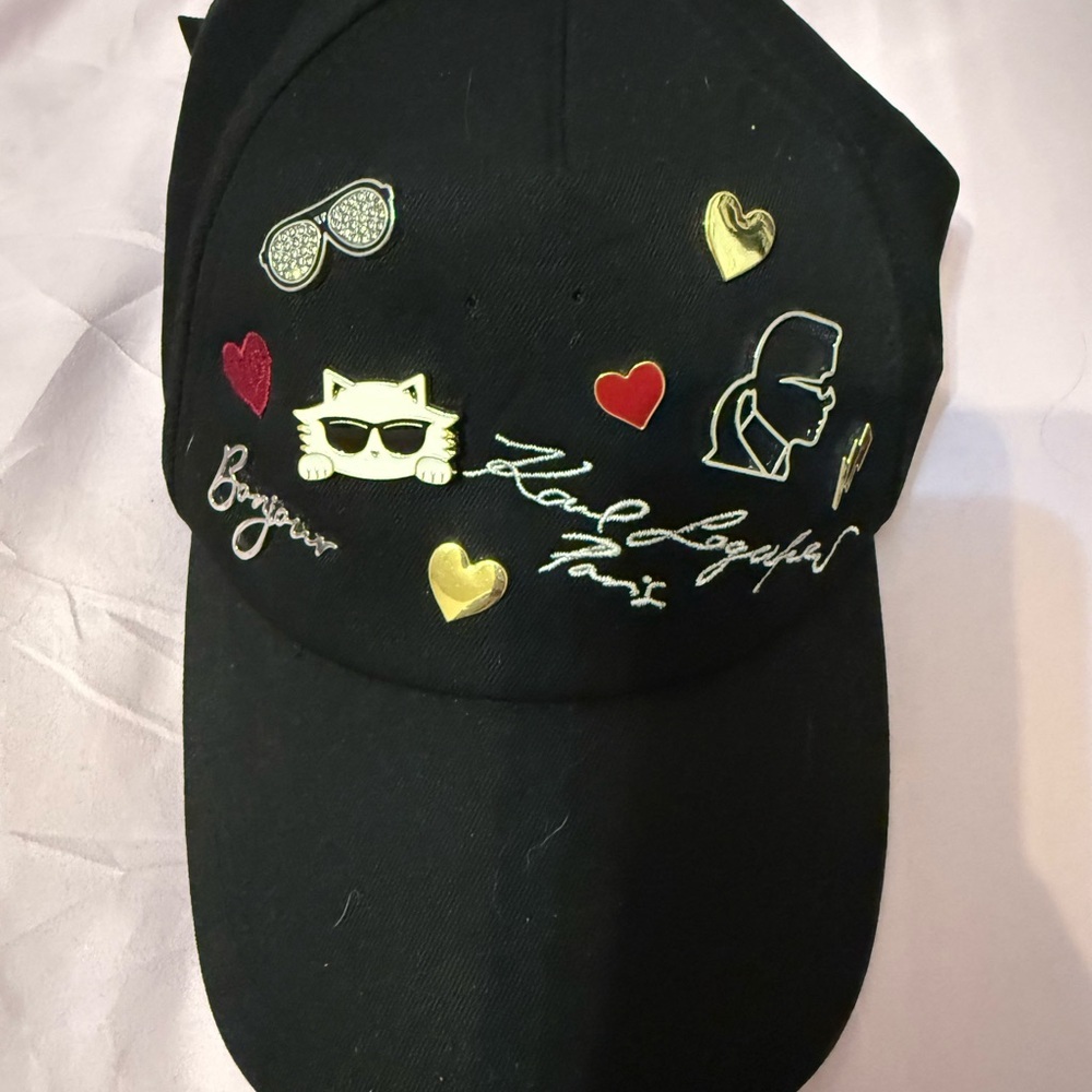 Karl Lagerfeld Black Cap with Embroidered Accents‎